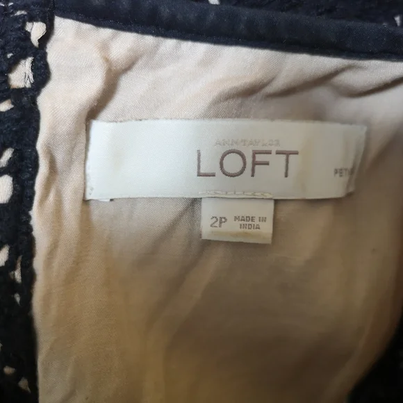 LOFT Classic Crochet Shift for effortless chic. Black with flesh lining. Size 2P - Picture 5 of 6